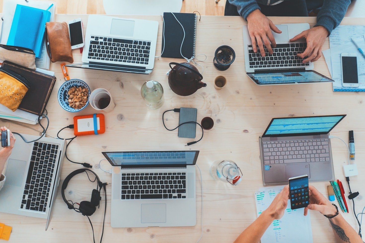 Comparing Popular Chatbots For Daily Tasks